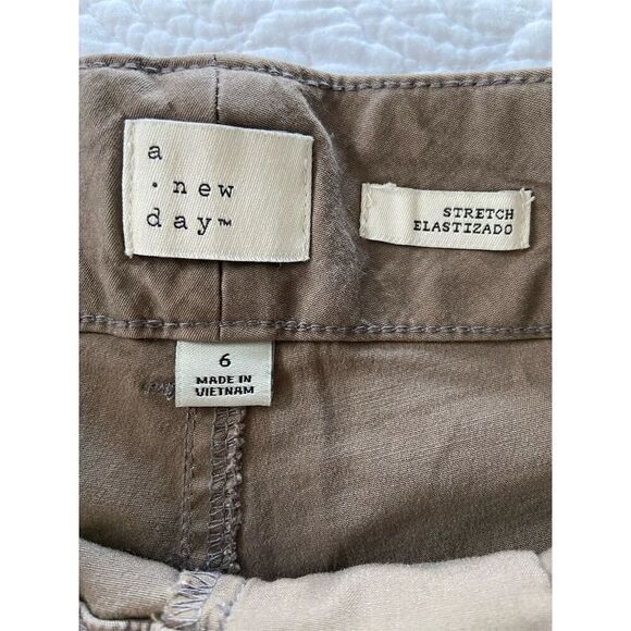 A New Day Stretch Casual Pants Brown 4 Pockets Size 6 - Picture 3 of 12
